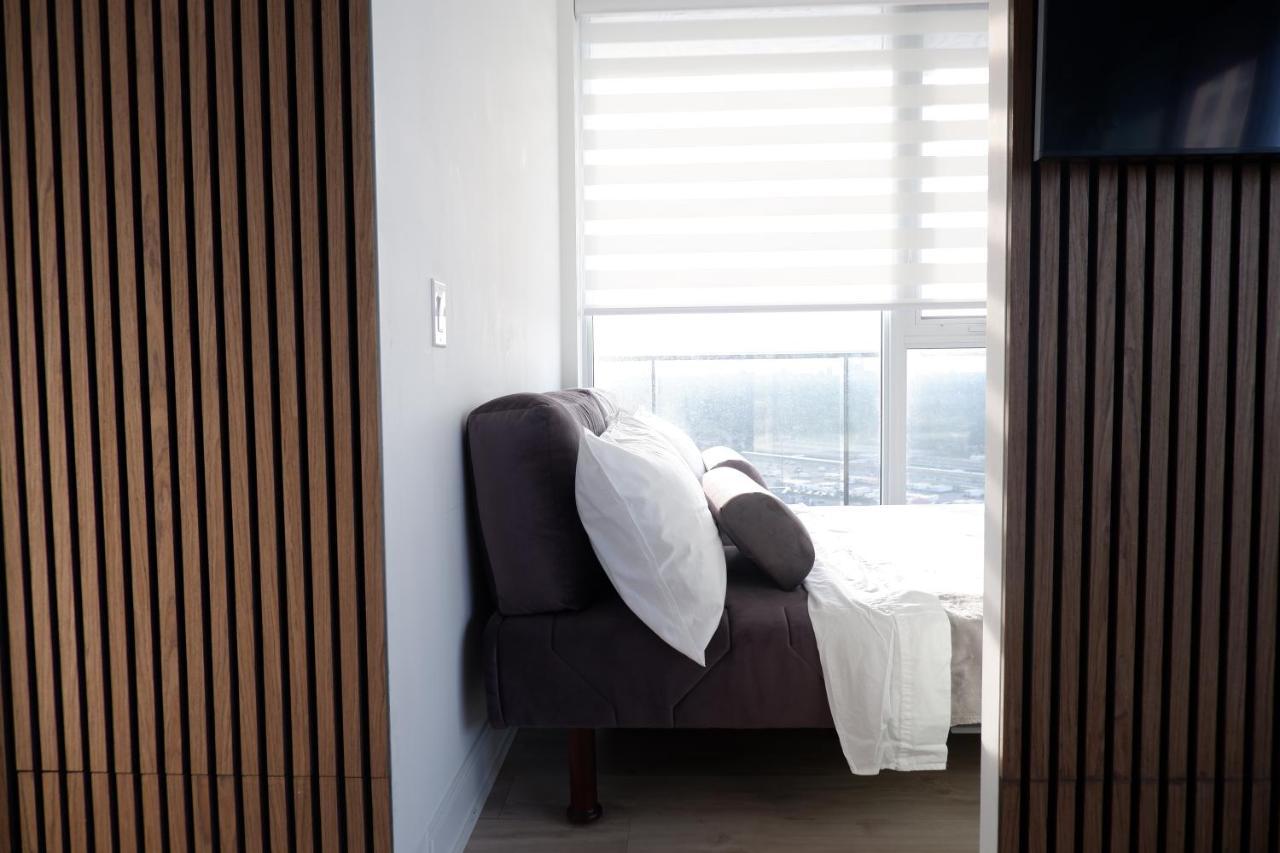 Modern Luxury Waterfront Condo 미시소거 외부 사진