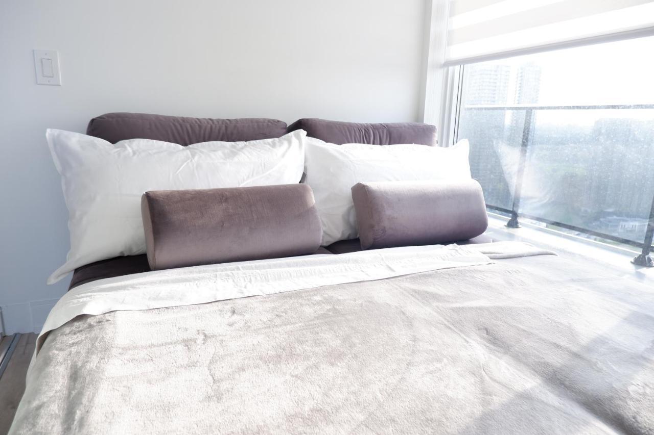 Modern Luxury Waterfront Condo 미시소거 외부 사진